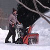 Пример использования снегоотбрасывателя Husqvarna ST 324P